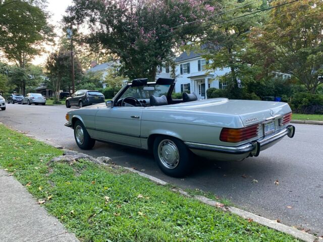 Mercedes-Benz SL-Class 1972 image number 5