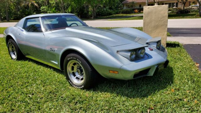 Chevrolet Corvette 1975 image number 26