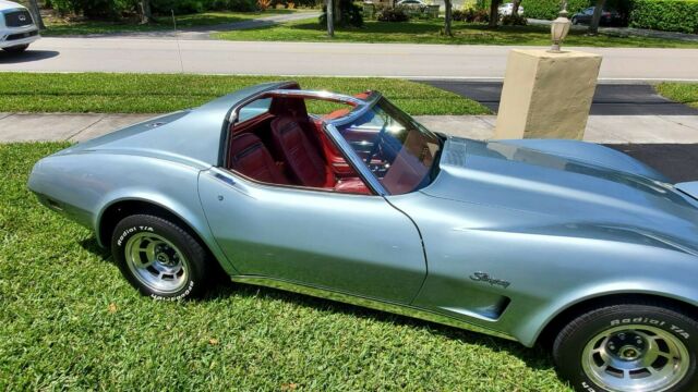 Chevrolet Corvette 1975 image number 32