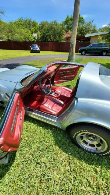 Chevrolet Corvette 1975 image number 6