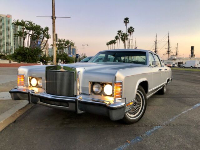 Lincoln Town Car 1978 image number 10