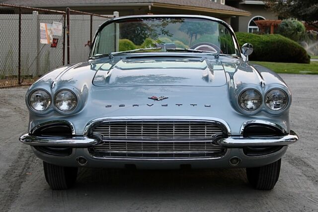 Chevrolet Corvette 1961 image number 29