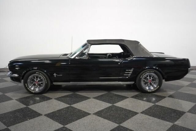 Ford Mustang 1966 image number 23