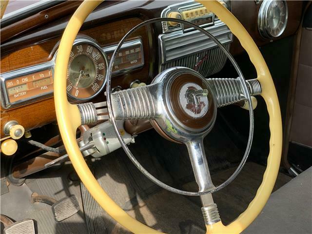 Pontiac Silver Streak Deluxe 1948 image number 21