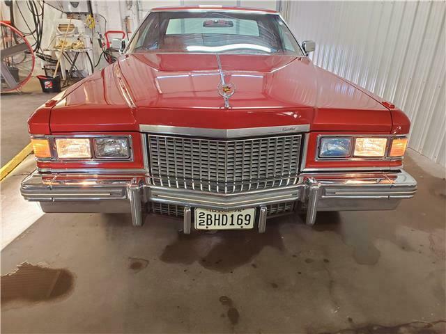 Cadillac DeVille 1975 image number 1