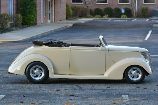 Ford Street Rod Convertible 1937 image number 7