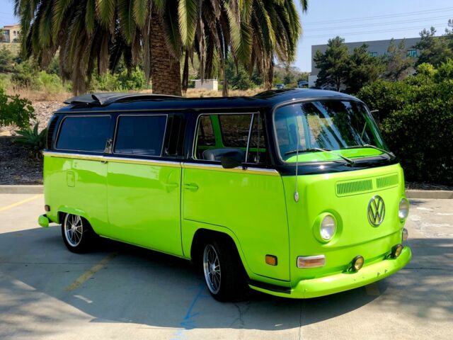 Volkswagen Bus 1971 image number 0