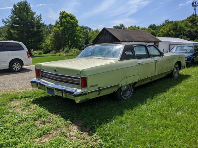 Lincoln Continental 1975 image number 1