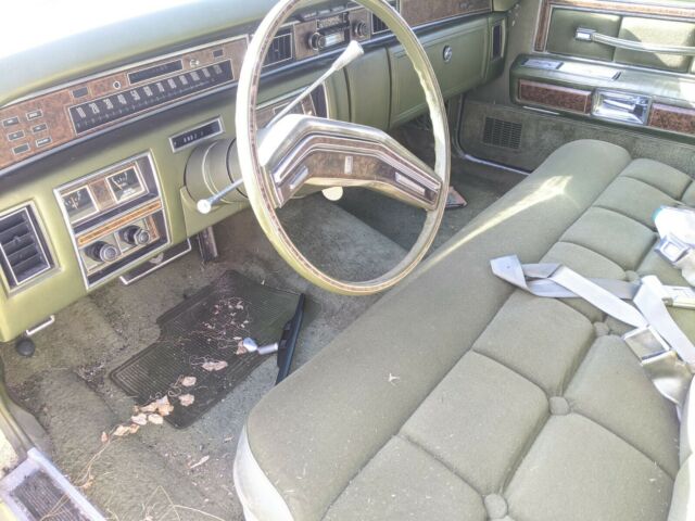 Lincoln Continental 1975 image number 22