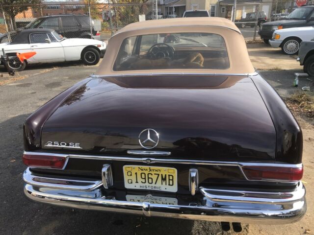 Mercedes-Benz S-Class 1967 image number 3