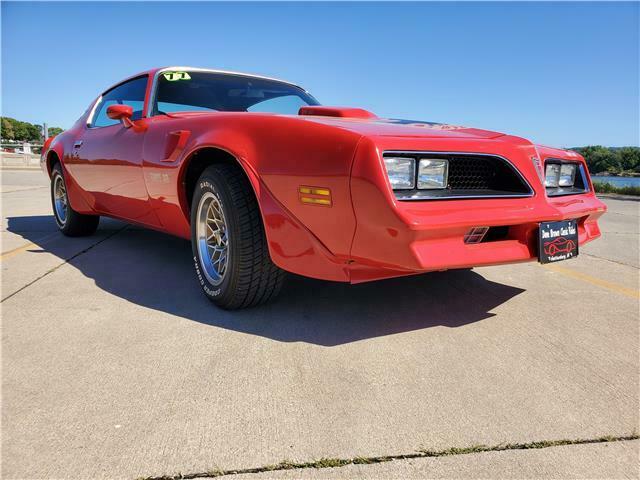 Pontiac Firebird 1977 image number 10