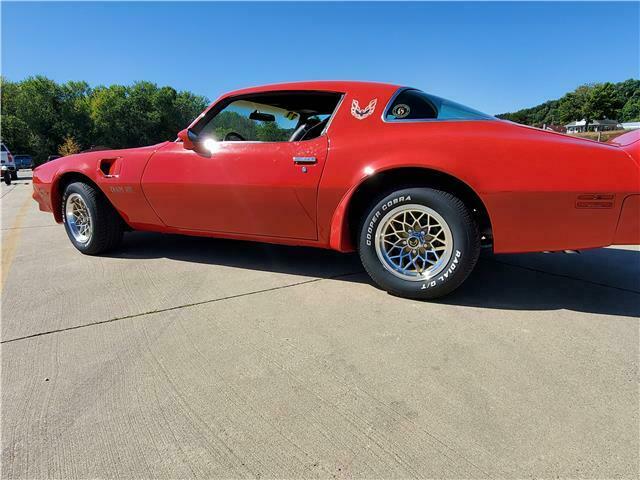 Pontiac Firebird 1977 image number 11