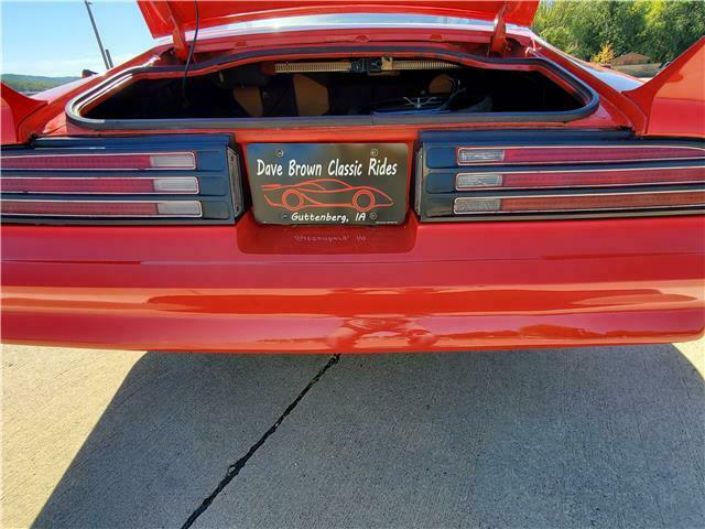 Pontiac Firebird 1977 image number 16