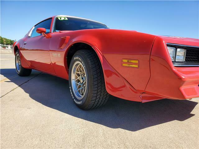 Pontiac Firebird 1977 image number 30