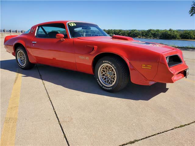 Pontiac Firebird 1977 image number 9