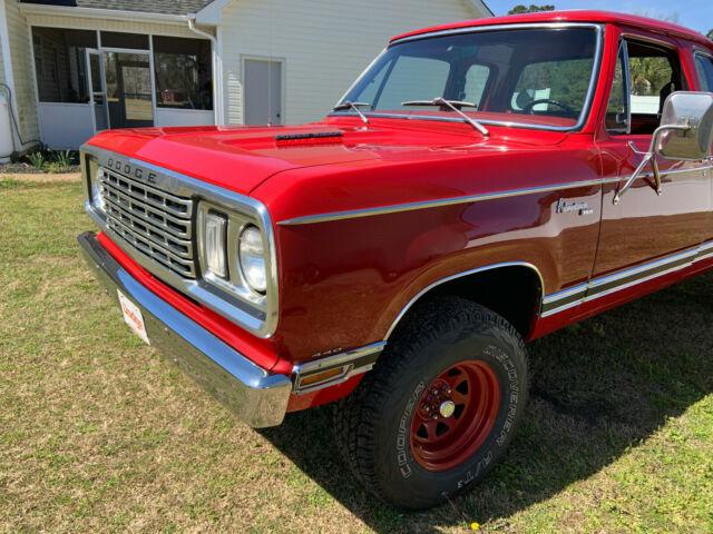 Dodge Power Wagon 1978 image number 0