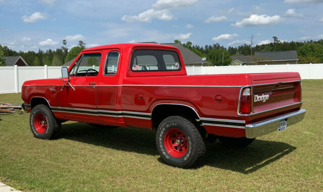 Dodge Power Wagon 1978 image number 2