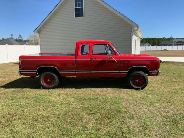 Dodge Power Wagon 1978 image number 26