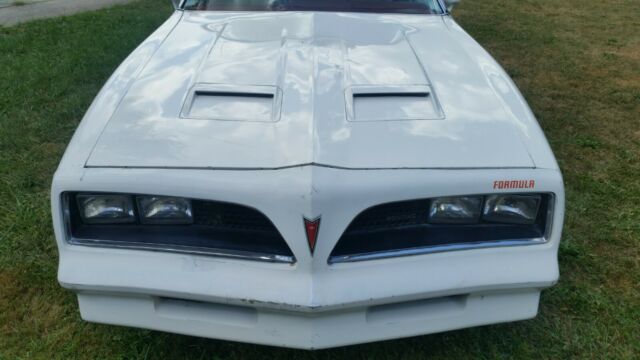 Pontiac Firebird 1977 image number 20