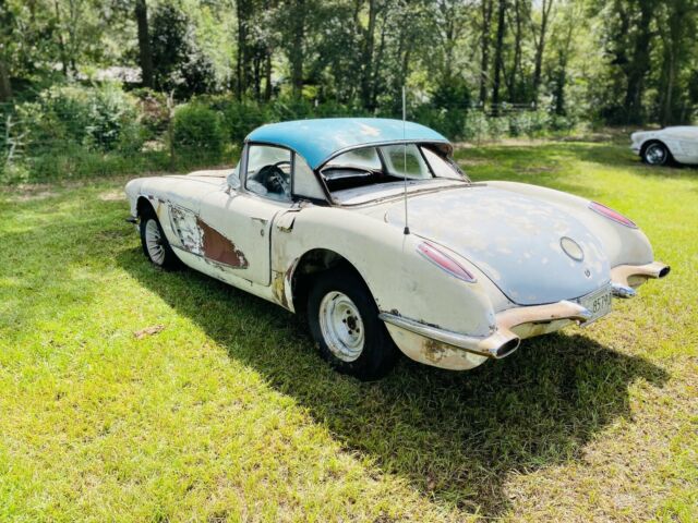 Chevrolet Corvette 1960 image number 7