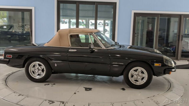 Alfa Romeo Veloce Spyder 1979 image number 29