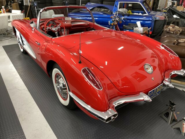 Chevrolet Corvette 1959 image number 18