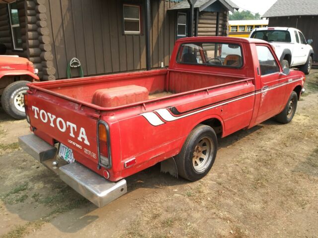 Toyota Pickup 1976 image number 1