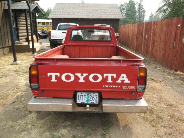 Toyota Pickup 1976 image number 2