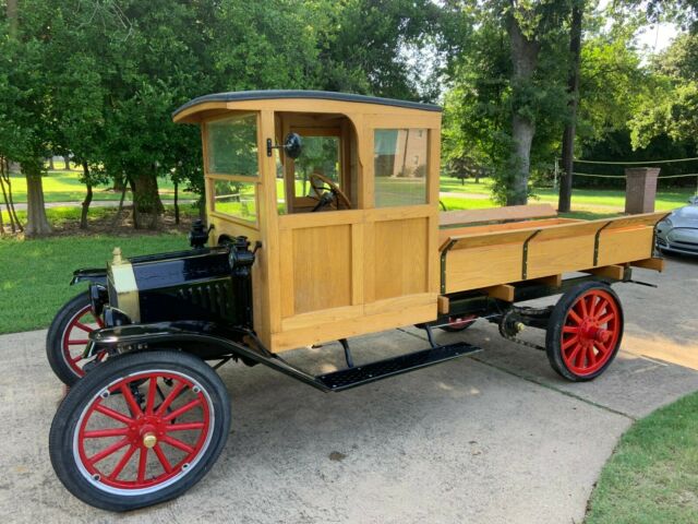 Ford Model T 1915 image number 1