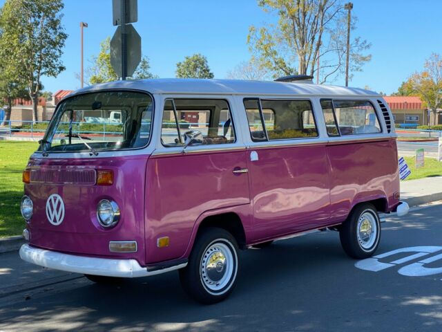 Volkswagen Bus/Vanagon 1971 image number 23