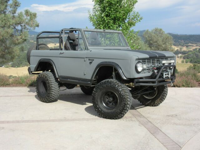 Ford Bronco 1966 image number 2