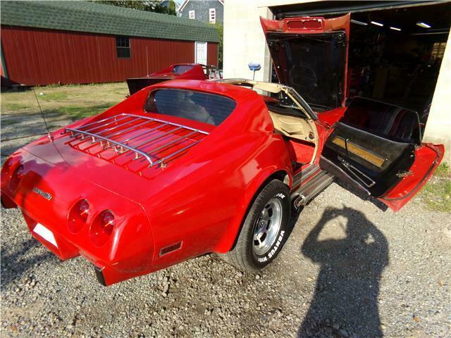 Chevrolet Corvette 1976 image number 17