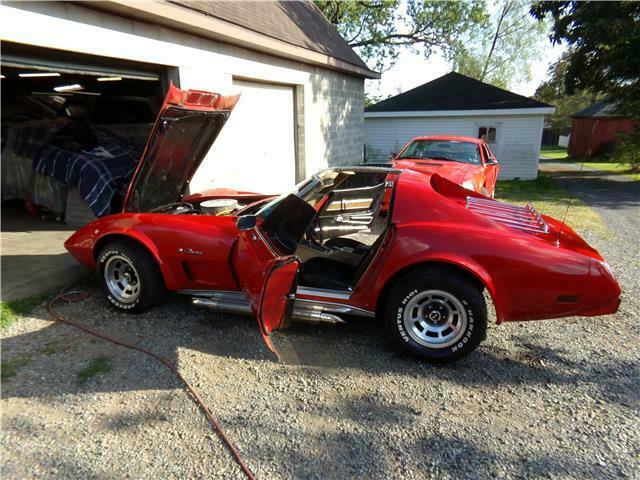 Chevrolet Corvette 1976 image number 3