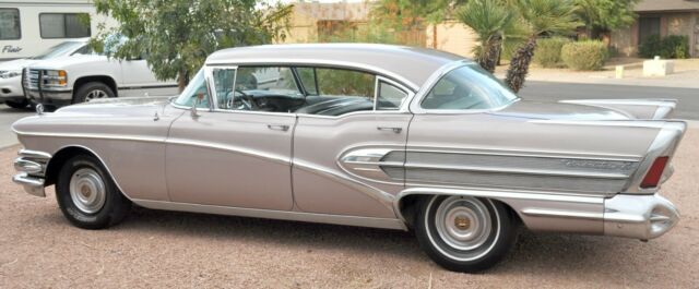 Buick Roadmaster 1958 image number 29