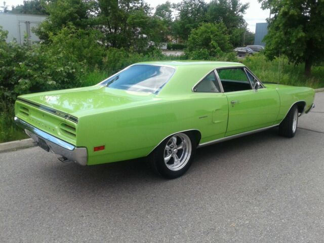 Plymouth Road Runner 1970 image number 2