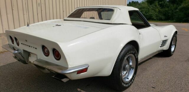 Chevrolet Corvette 1972 image number 11