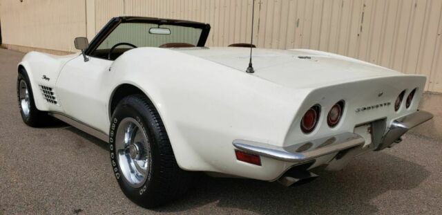 Chevrolet Corvette 1972 image number 16