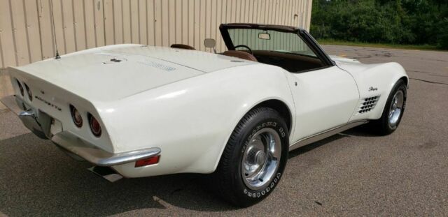 Chevrolet Corvette 1972 image number 17