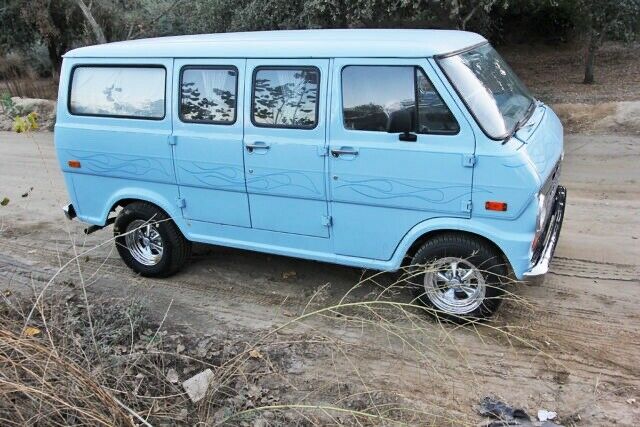 Ford E-Series Van 1970 image number 8