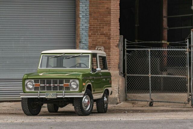 Ford Bronco 1975 image number 0