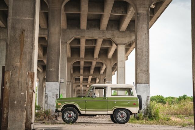 Ford Bronco 1975 image number 26