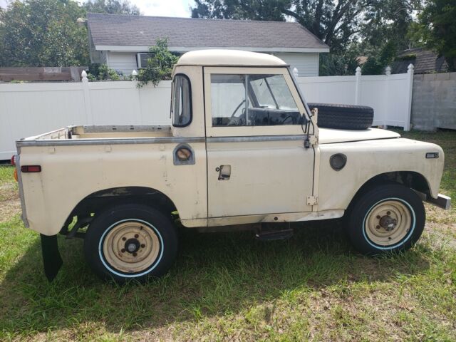 Land Rover Defender 1972 image number 18