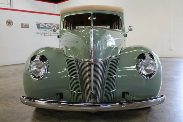 Ford Deluxe 1940 image number 23