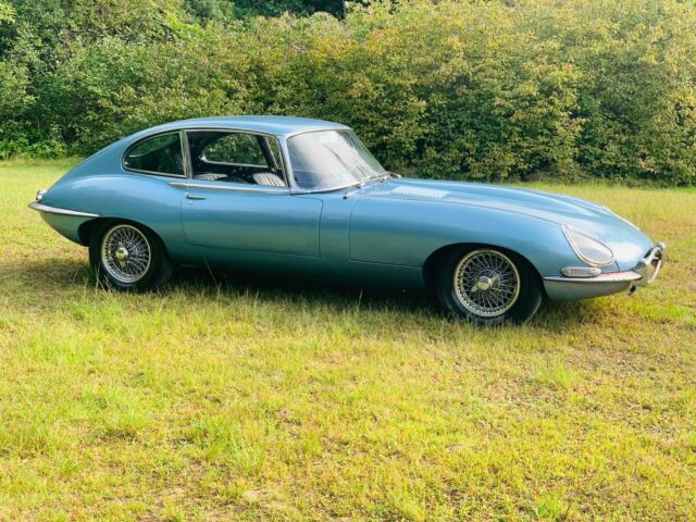 Jaguar E-Type 1966 image number 10