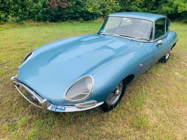 Jaguar E-Type 1966 image number 2