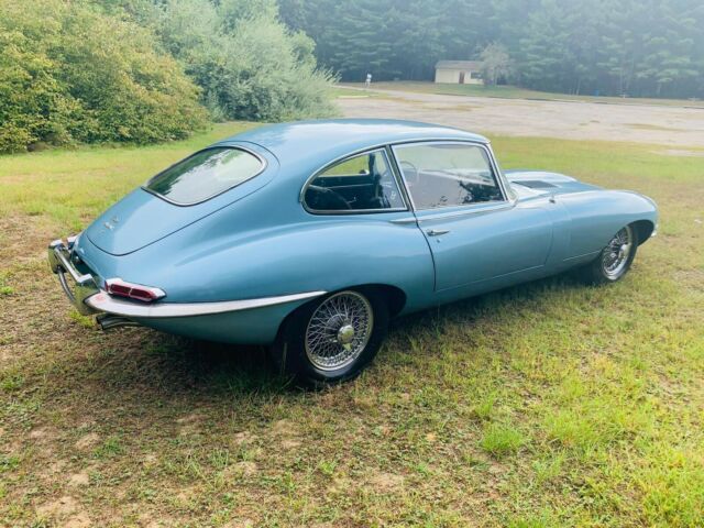 Jaguar E-Type 1966 image number 30