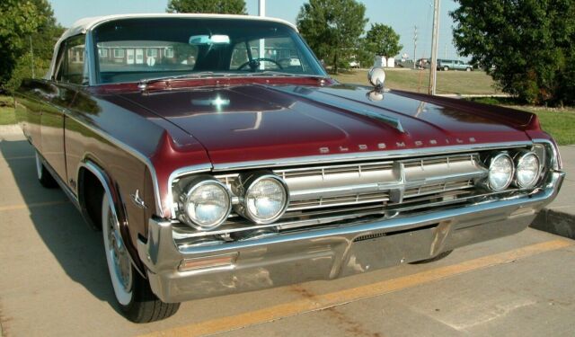 Oldsmobile Ninety-Eight 1964 image number 17