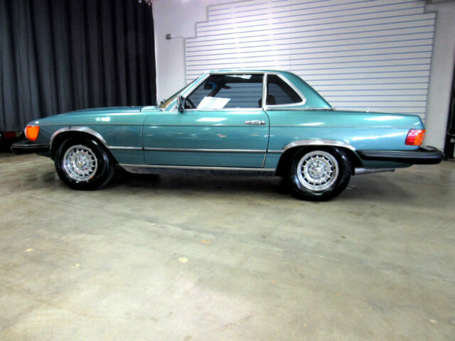 Mercedes-Benz SL-Class 1979 image number 25