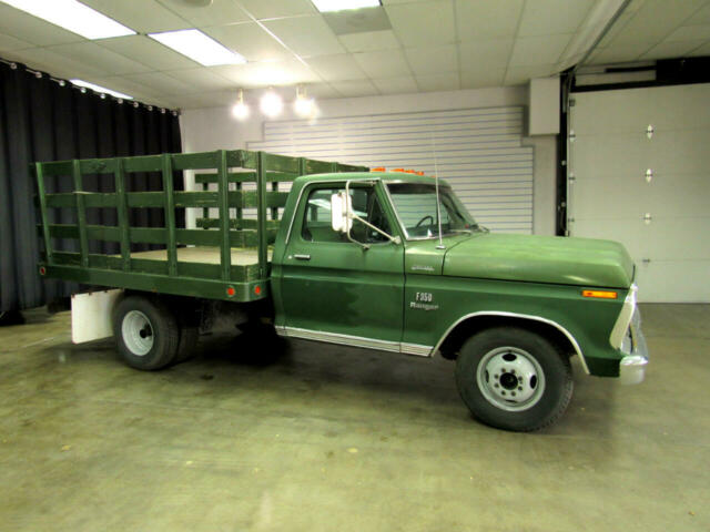 Ford F-350 1973 image number 2