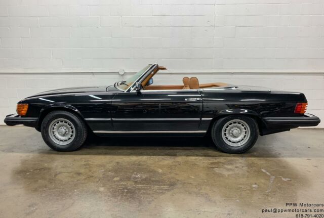 Mercedes-Benz SL-Class 1978 image number 0